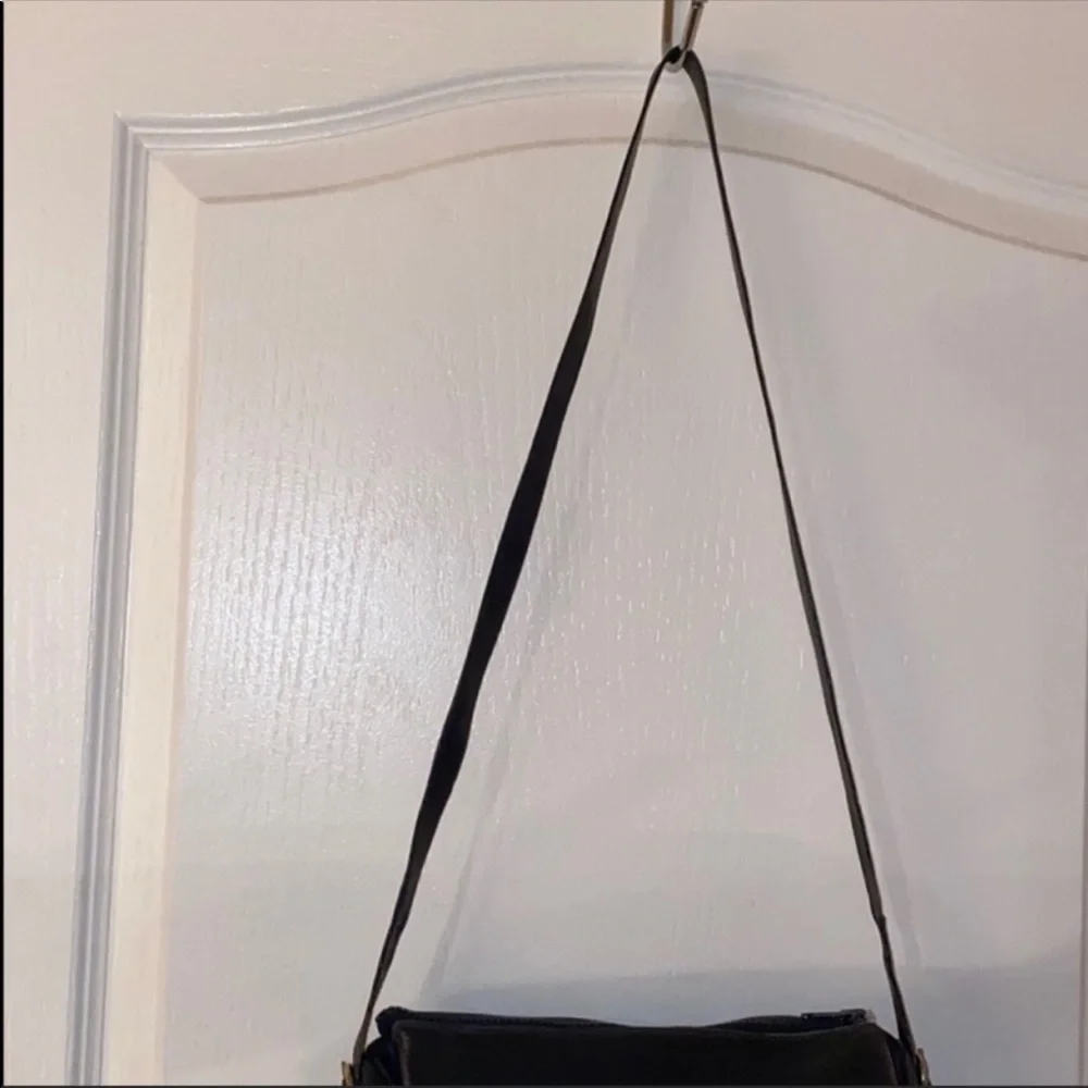 Gucci Black Leather Crossbody Bag with Red and Blue Stripe